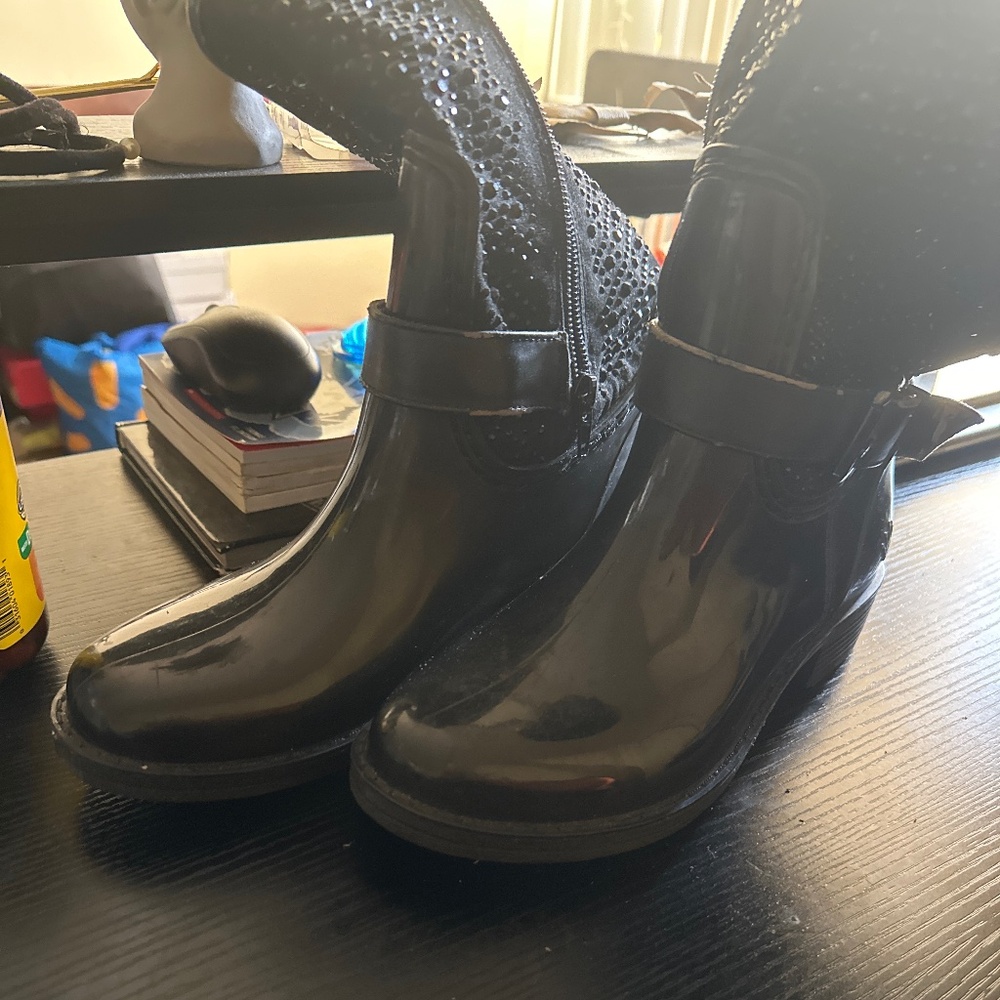 Good cond, black sparkly Posh Wellies boots